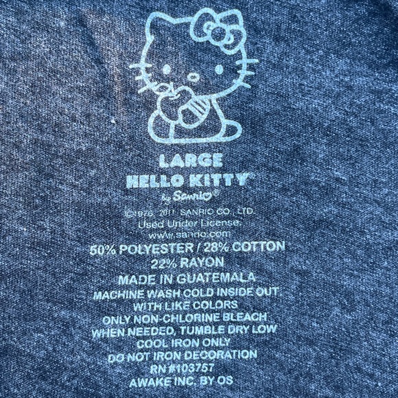 Y2K Sanrio; Hello Kitty; Grey; Long Sleeve; Graphic Tee; Minor Wear; Women’s S - Picture 6 of 6